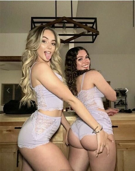 Smwea free model picture