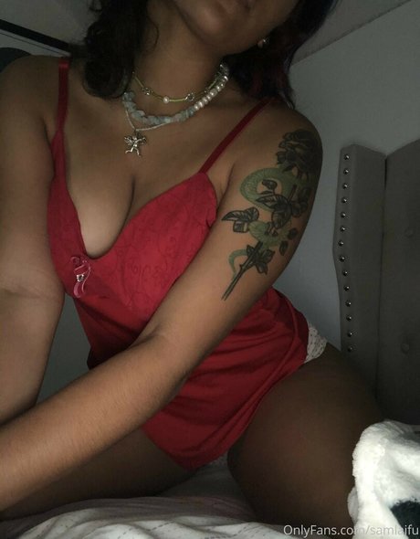 wowitssam erotic model picture