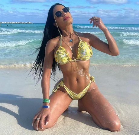 Mariell Andreina pretty model images