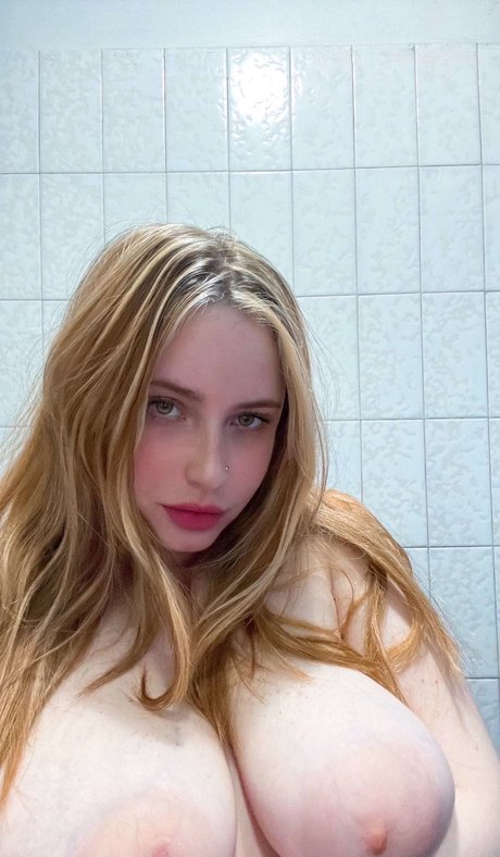 Nakarysp model nude image