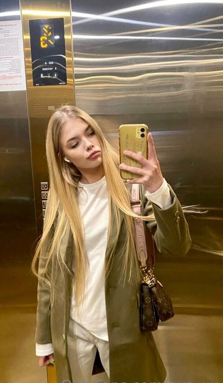 eva xx model top pictures