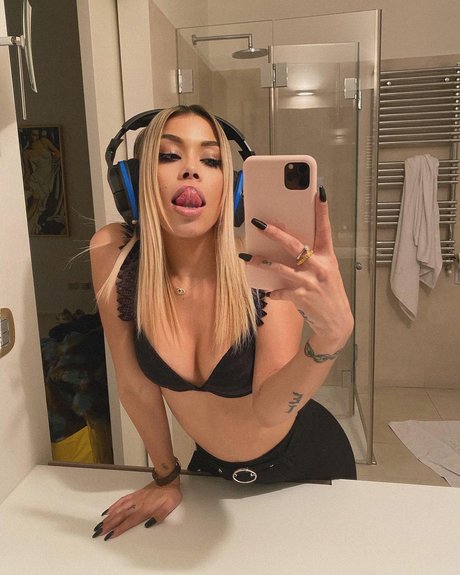 Sandra Trengia pornstar high quality pic