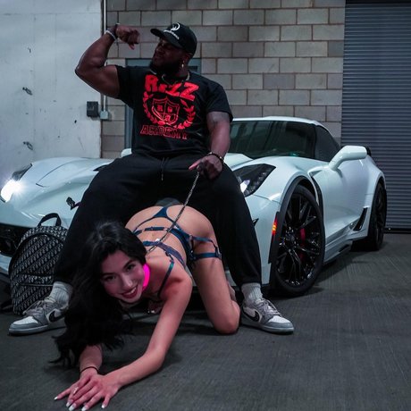 Camila Cream porn model img