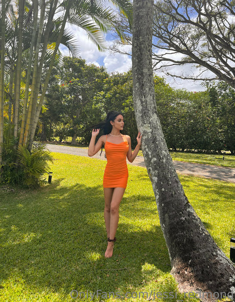 Jessi Redmond beautiful model pics