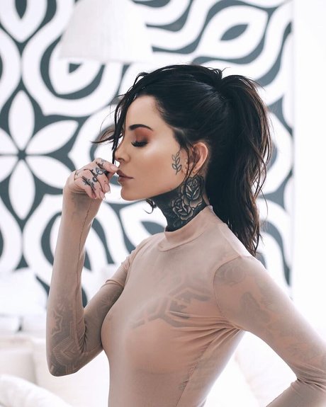 Candelaria Tinelli model naked gallery