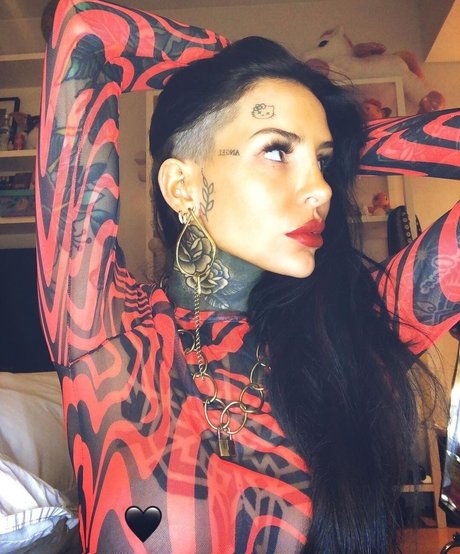 Candelaria Tinelli nude star pic