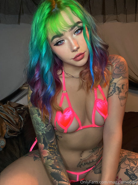 Moodie Maggie pornstar sexy photo