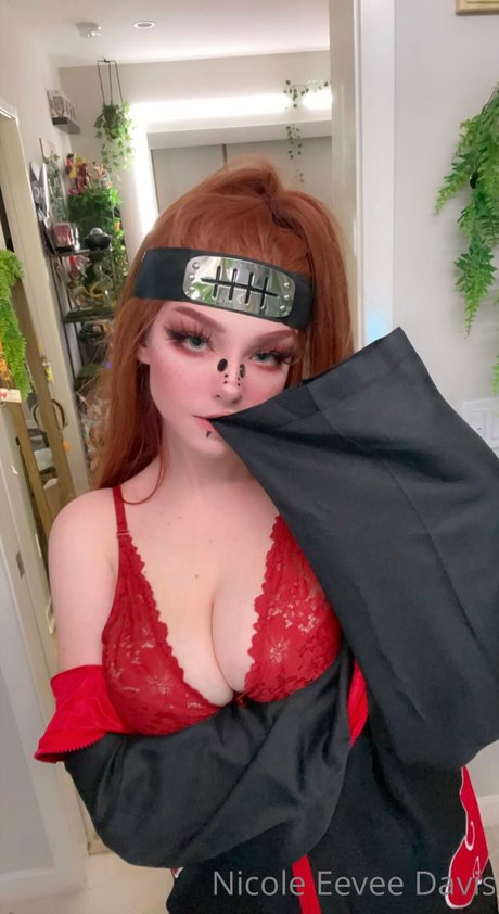 Eevee Davis adult model archive