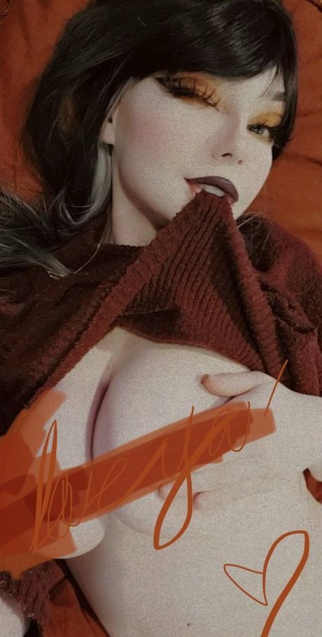 Eevee Davis adult model picture