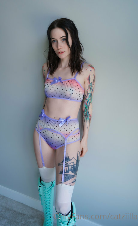 Catziilla star nude photo