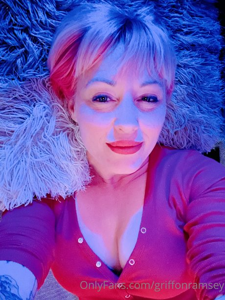 Griffon Ramsey model beautiful pics