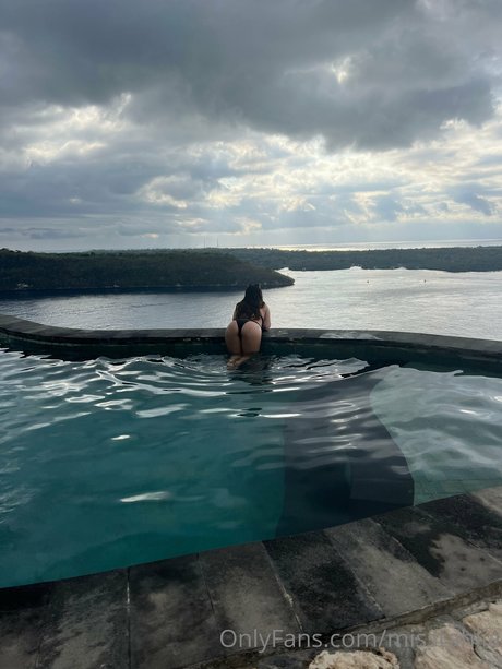 misstahlia art actress img