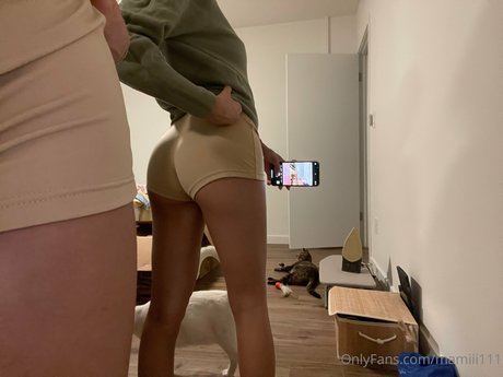 Nami Mami Lune sexy actress picture