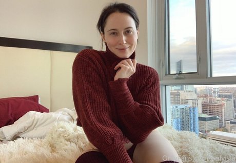 Isla David naked star pictures