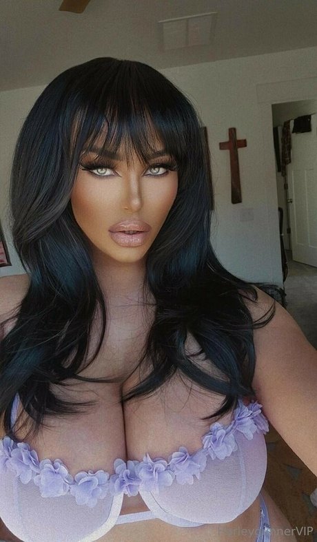 Harley Gunner_ model erotic images