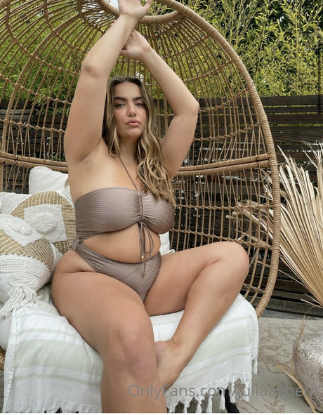 Julia Berit pretty model archive