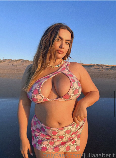 Julia Berit xxx star archive