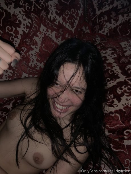 sealidgarden exclusive model photo