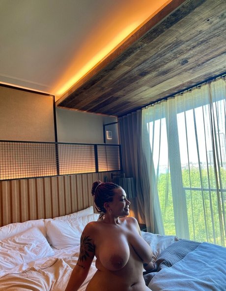 Mia Marion star exclusive images