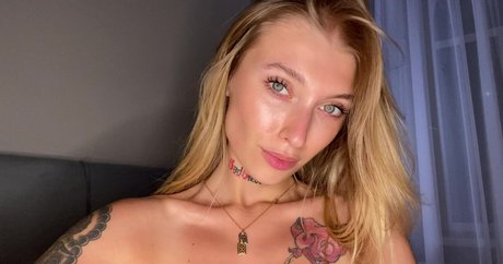 prekrvti star naked archive