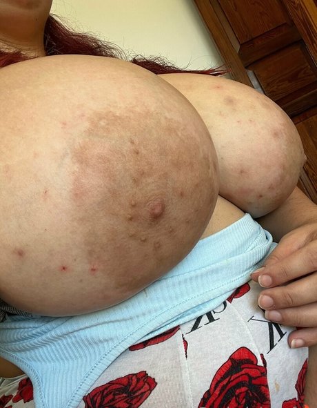 RachelGlvn nude star pic