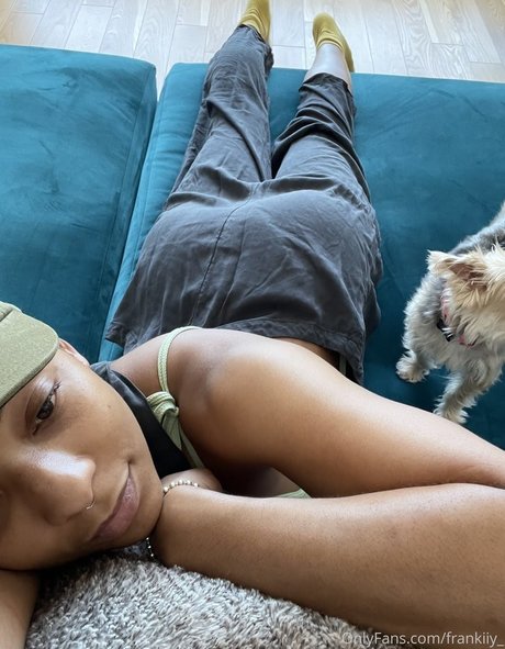 Frankiiy pornstar naked images