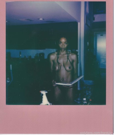 Frankiiy erotic actress pic