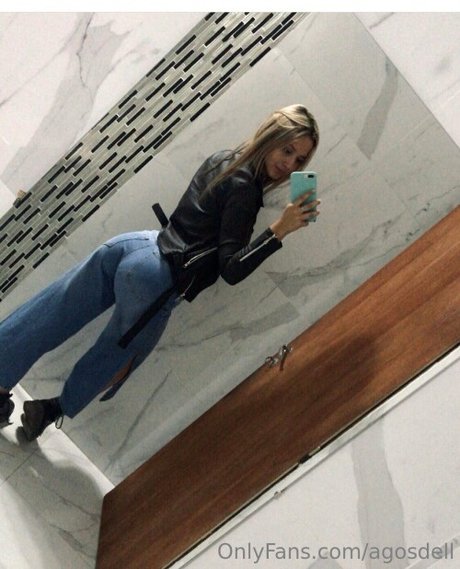 Agos dell naked model picture