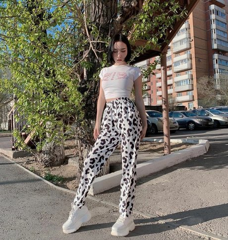 Ninja Vi pornographic actress gallery