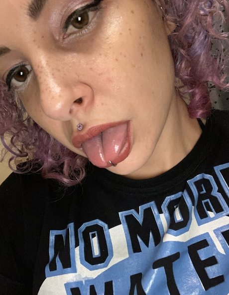 vanpsuicide model hot picture