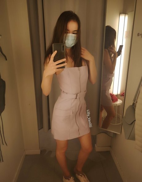 Lilly Vanilli erotic pornstar photos