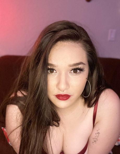 kellijellibelli star adult picture