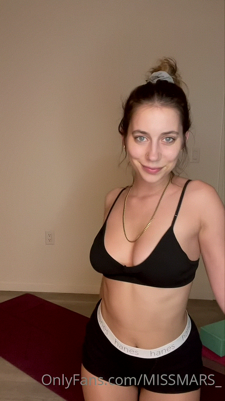Miss Mars erotic pornstar img
