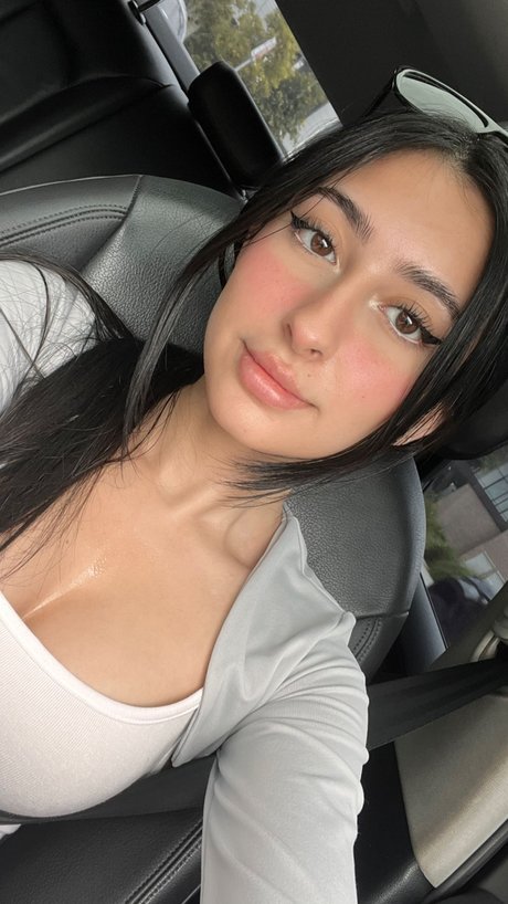 Sophia Romaro pretty star pictures