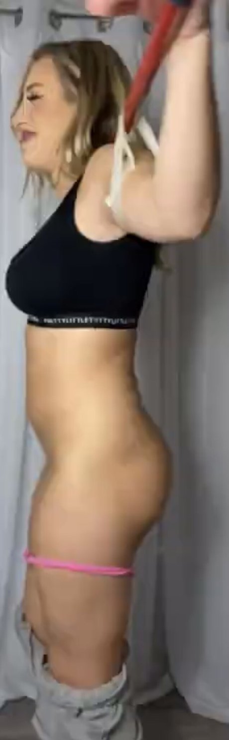 Jessie Sims pornstar pretty gallery