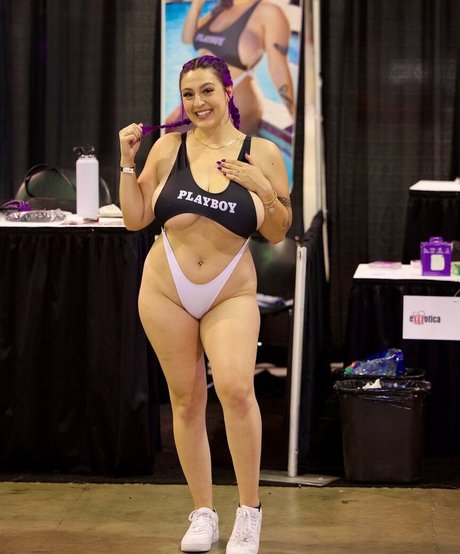 Maddie May pornstar naked gallery