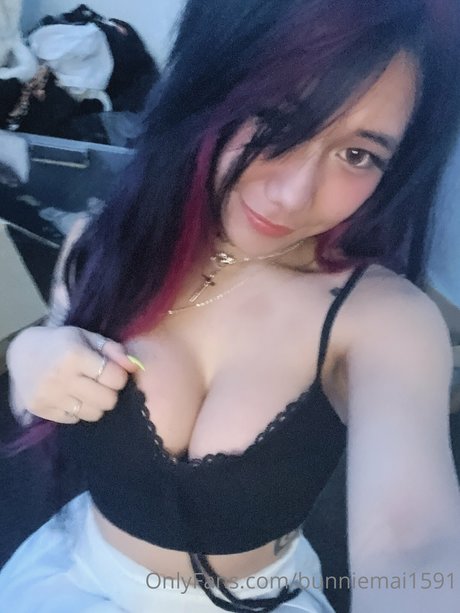 BunnieMai model free pics