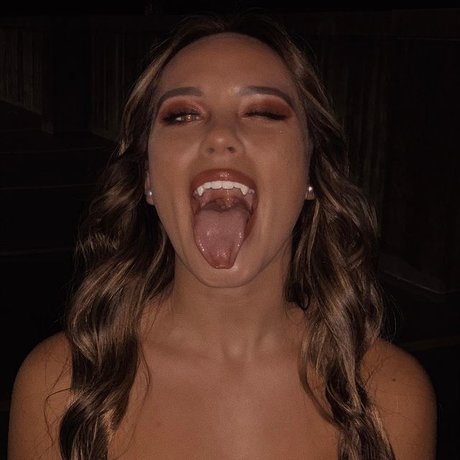 Alexia Steade pretty star img