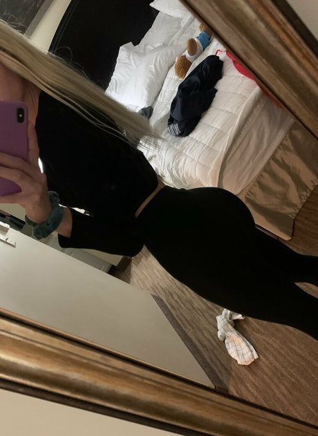 Laroseee porn star photo