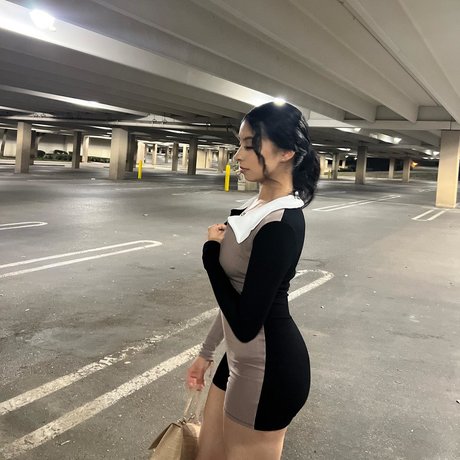 dayzevana model naked photo