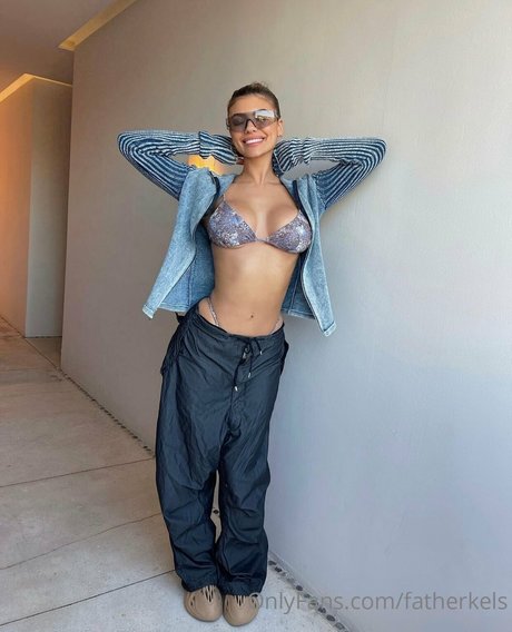 Kelsey Calemine adult model img