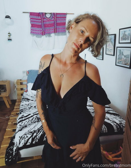 breastmom Profile pic