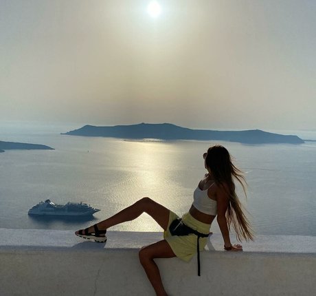 Jasminjass hot model image