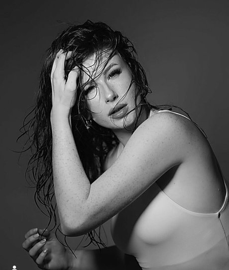 Abigale mandler naked actress gallery