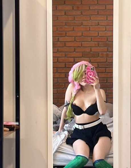 Ashounch model hd image