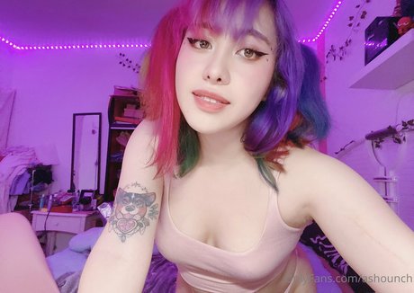 Ashounch pornstar sexy pic