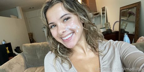 Madiiitay model hd photo