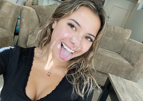 Madiiitay pornstar nude image