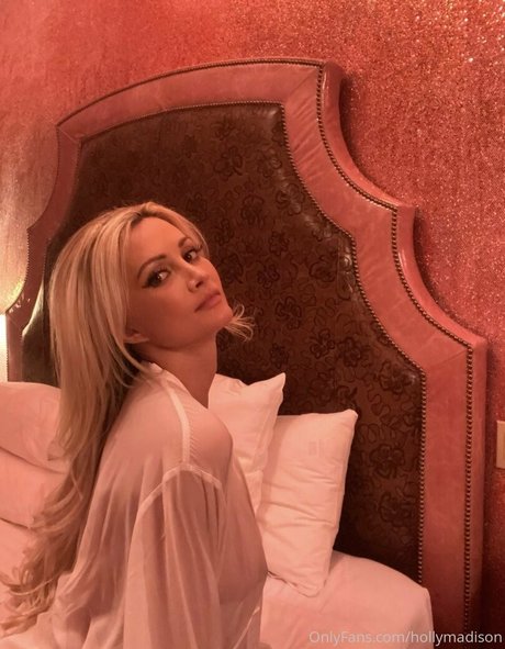 Holly Madison nice actress photo