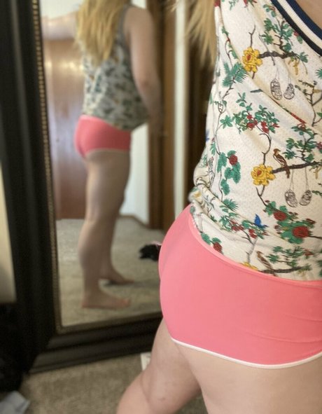 Scarlett Williams model sexy gallery